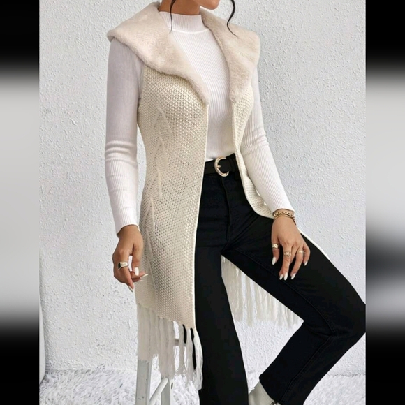 Women's Cardigan Sweater With Furry Collar And Tassel Hem - Picture 3 of 4